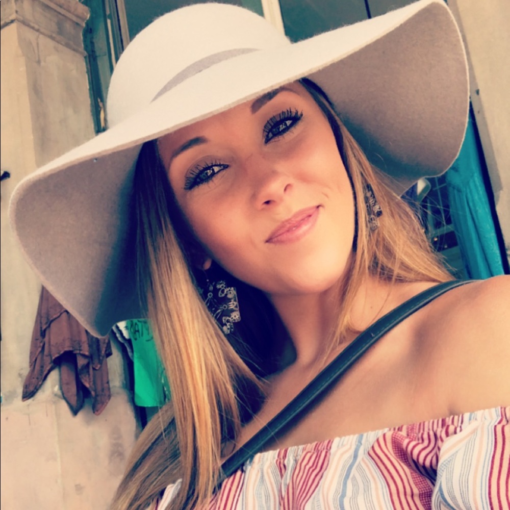 Meet your Posher, Maggie